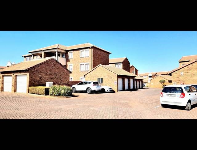 2 BEDROOM APARTMENT FOR SALE IN DIE HOEWES